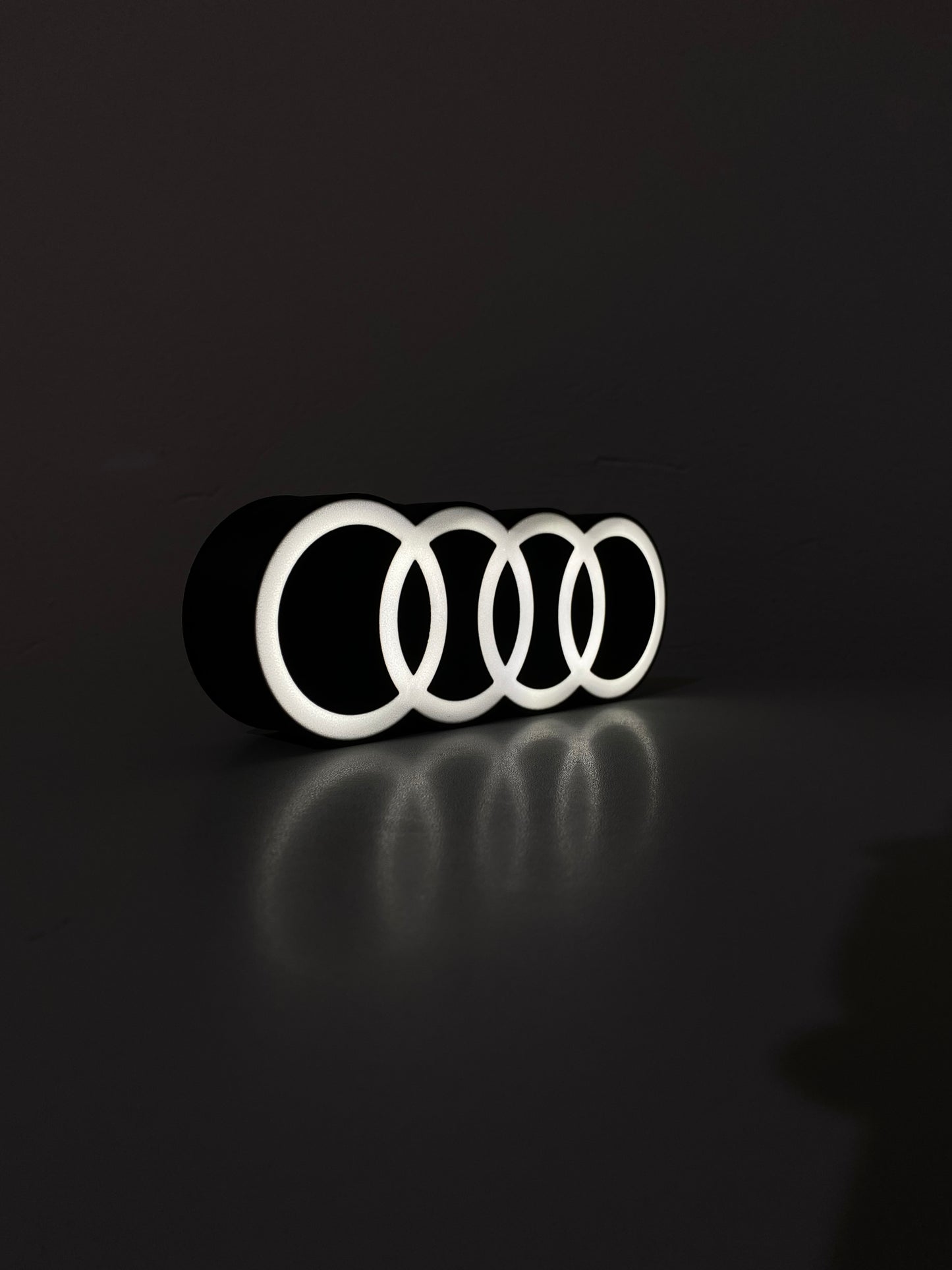 AUDİ Masa/Duvar Lambası